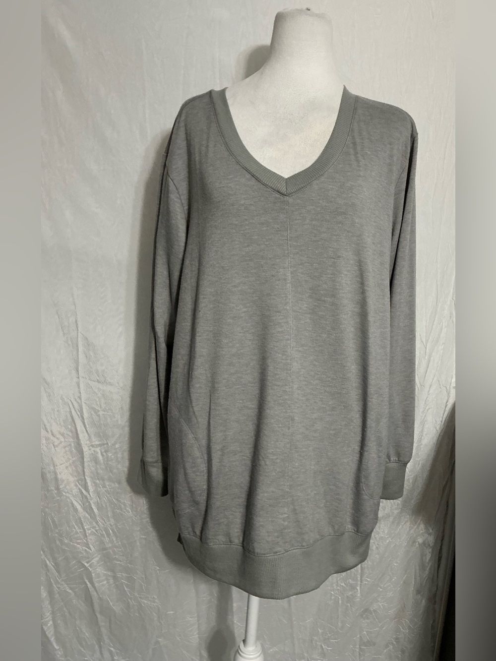 new directions Gray V-Neck Lightweight Pullover Sweater